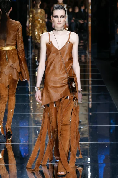 Look 25